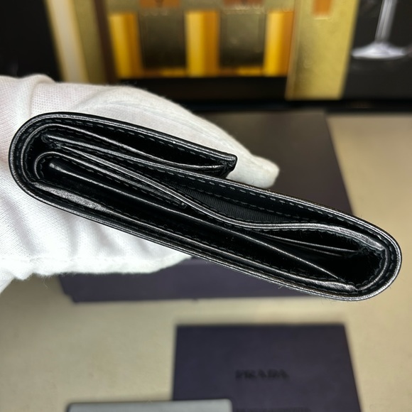 PRADA | ✨NEW✨ Trifold Leather Wallet in Black - Picture 3 of 14